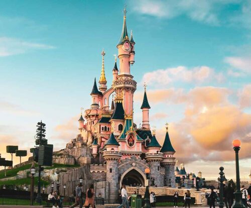 Disneyland-best-Theme-Parks-in-the-World